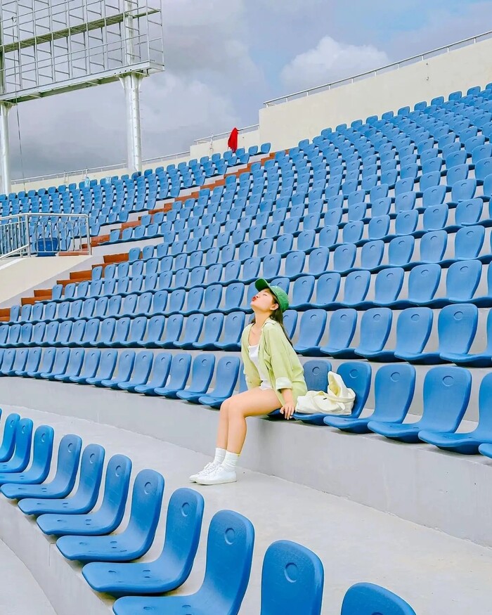 du lịch mùa hè ở Đà Lạt săn ảnh thanh xuân tại sân vận động