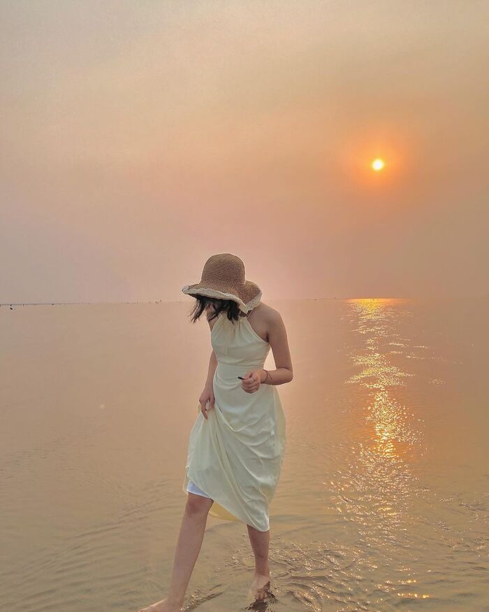 du lịch Thái Bình ghé thăm biển Vô Cực vào buổi sáng sớm