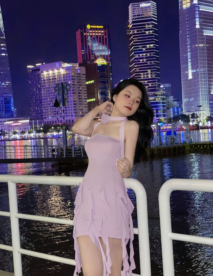 hoạt động du lịch đêm ở TP HCM - check-in với khung cảnh thành phố lên đèn