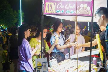 Khai trương phố đêm Nguyễn Huệ mới toanh tại Cửa Lò