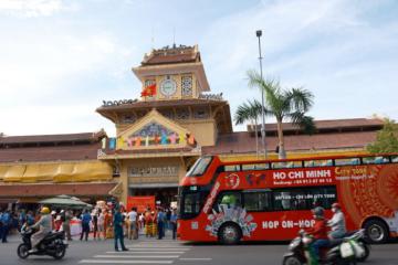 Khai trương tuyến buýt hai tầng tham quan Chợ Lớn