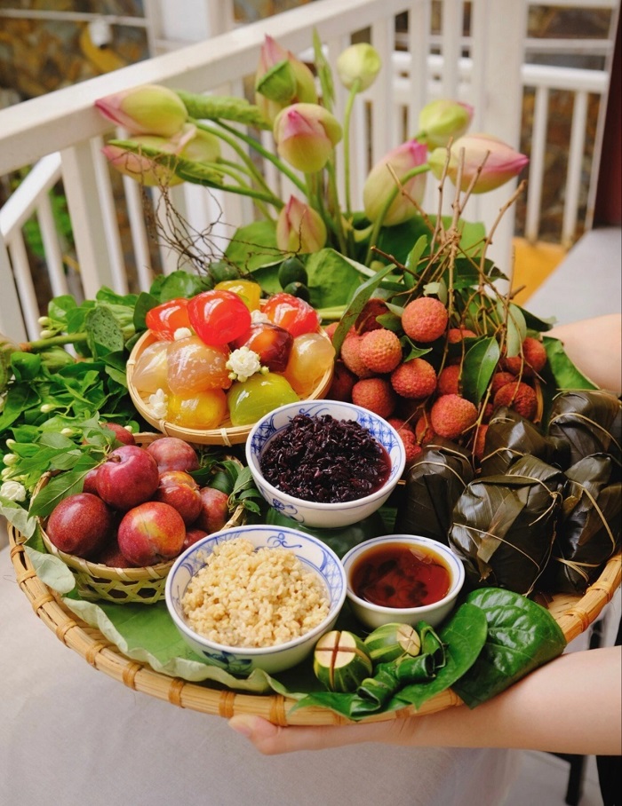 Có nhiều món ăn khác được sử dụng ngoài Bánh bá trạng Tết đoan ngọ