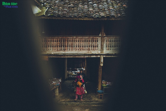 Ngôi nhà đã gần 80 năm tuổi, là điểm check in không thể thiếu mỗi khi tới làng Lũng Cẩm Hà Giang