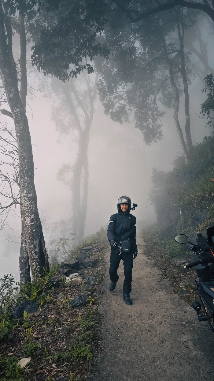 Đường lên làng Sảo Há Hà Giang không hề dễ dàng mà vượt qua nhiều khúc cua, dốc nguy hiểm