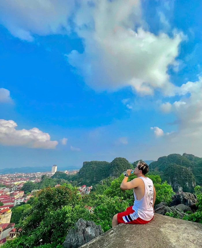 Từ Thành nhà Mạc Lạng Sơn có thể ngắm nhìn một phần cảnh thiên nhiên Đông Bắc