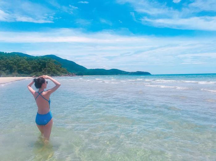 Bình yên trên bãi biển Cảnh Dương Huế Bình yên trên bãi biển Cảnh Dương Huế