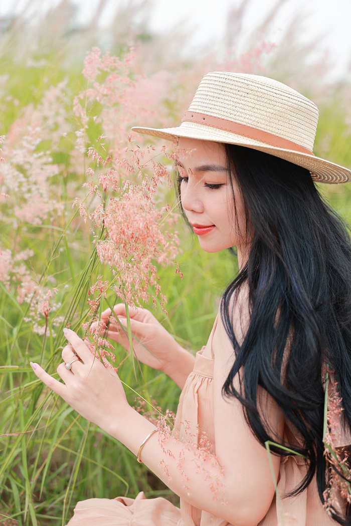 Bãi cỏ hồng cầu Long Biên Hà Nội hứa hẹn cho bạn những bức hình tuyệt vời