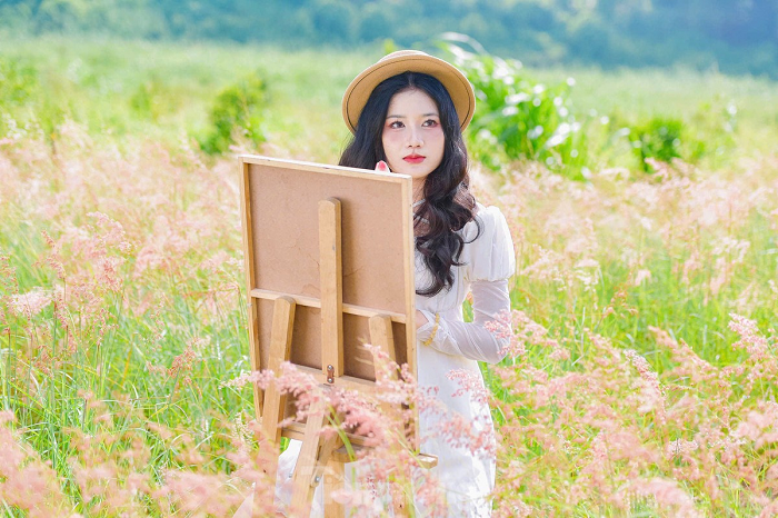 Tới bãi cỏ hồng Long Biên Hà Nội ngay thôi nào