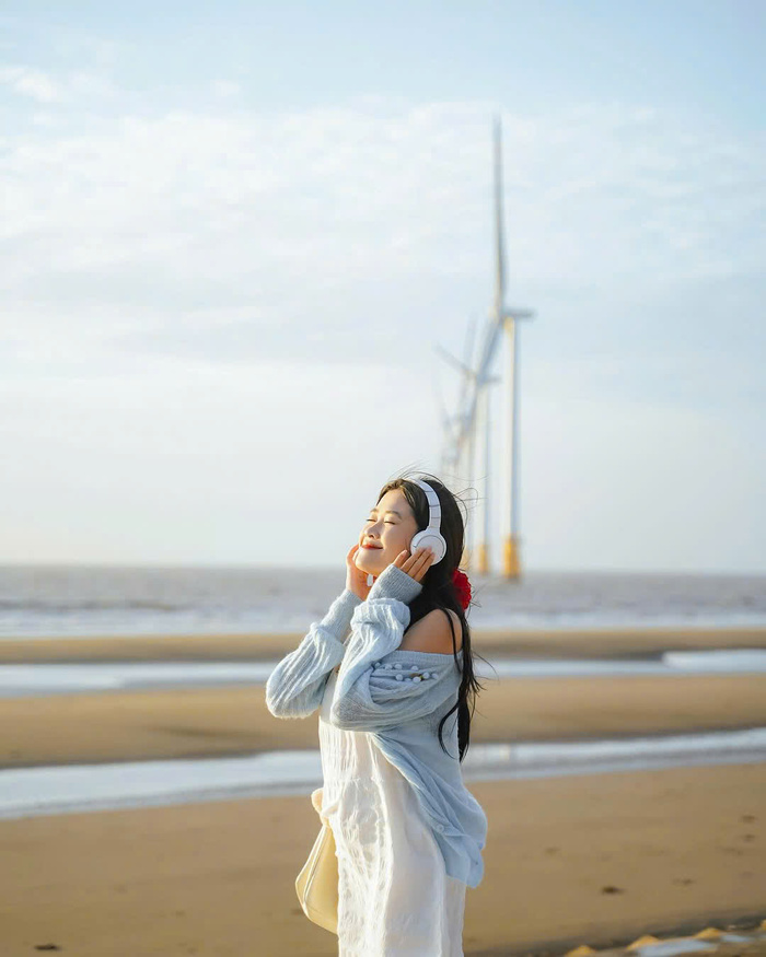 Kinh nghiệm du lịch Biển Ba Động Trà Vinh - Săn ảnh sống ảo với cánh đồng điện gió