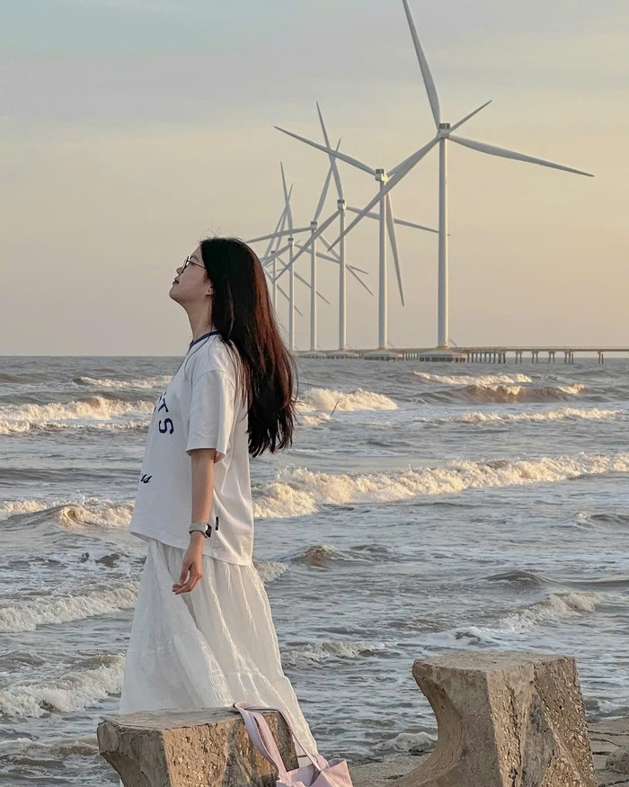 Kinh nghiệm du lịch Biển Ba Động Trà Vinh - Săn ảnh sống ảo với cánh đồng điện gió