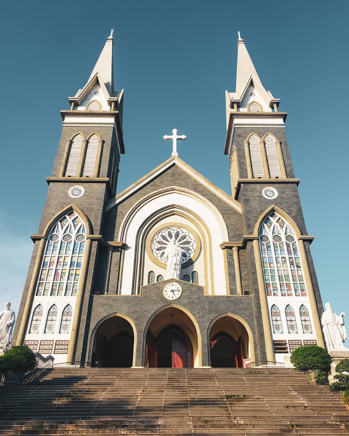 Nhà thờ Chánh tòa Phú Cường có quy mô hoành tráng