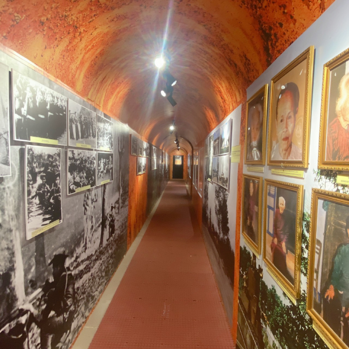 Địa đạo hiện đã được sửa sang và mô phỏng cho khách du lịch tham quan dễ dàng hơn