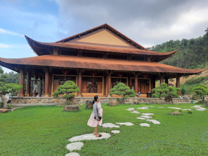 Thiền viện Trúc Lâm Từ Giác là nơi thanh bình với cảnh sắc hữu tình