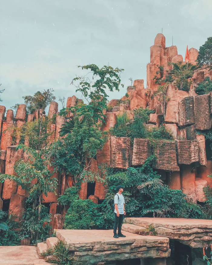 Dạo chơi tại làng cà phê là điều không thể thiếu trong nhiều lịch trình