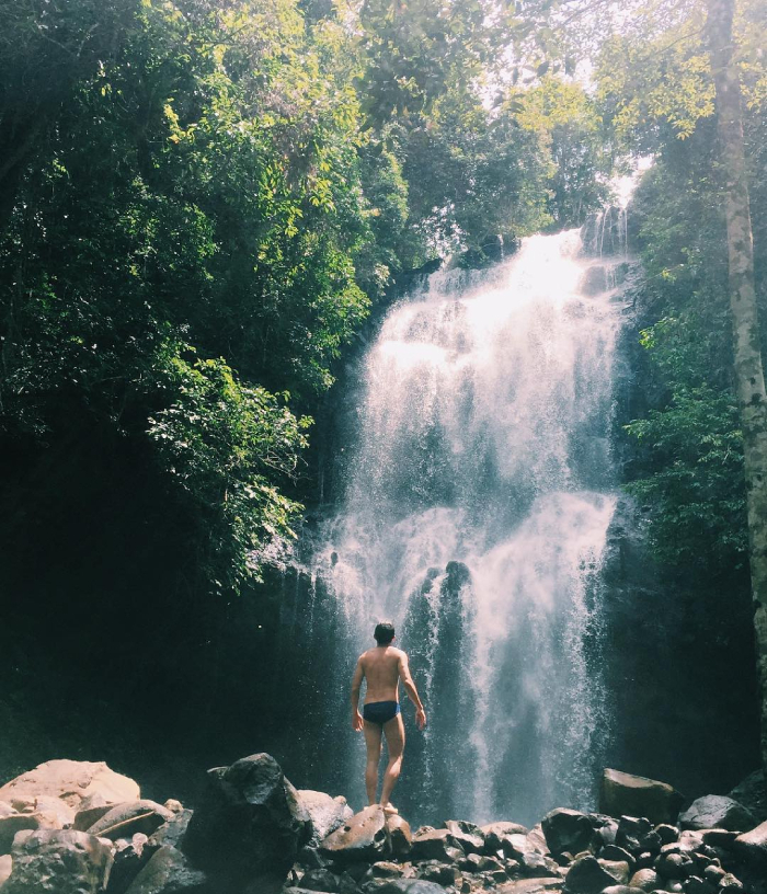 Thác Liêng Rơm hoang sơ hiểm trở