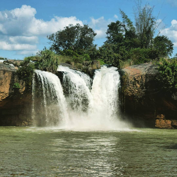 Thác Trinh Nữ có 1 giai thoại lãng mạn