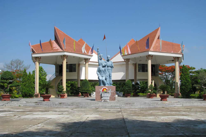 Khu di tích là cơ hội để bạn hiểu thêm về quá khứ đau thương mà hào hùng của Đắk Nông