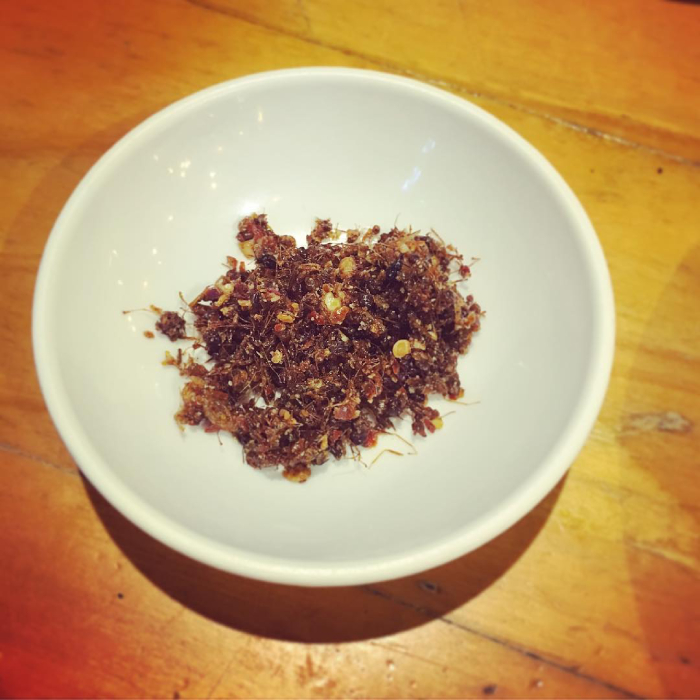 Muối kiến vàng là gia vị quen thuộc của các món thịt nướng vùng đồng bào thiểu số