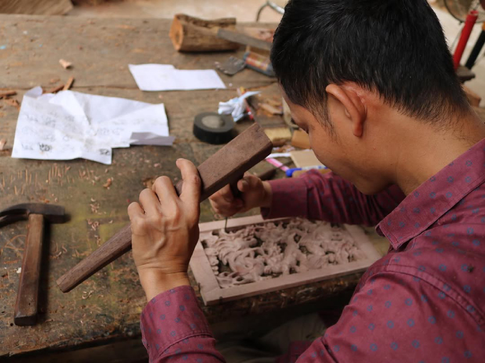 Bạn có thể thử làm mộc ngay tại xưởng