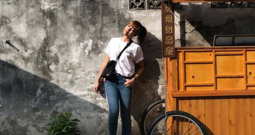 Muar có nhiệt độ ngoài trời khá nóng, bạn nên mang kem chống nắng và mũ khi tham quan bên ngoài