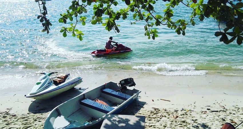 Bãi biển Teluk Nipah