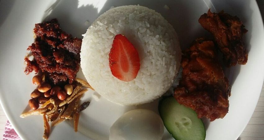 Cơm Nasi Lemak - cẩm nang du lịch Tanah Rata Malaysia