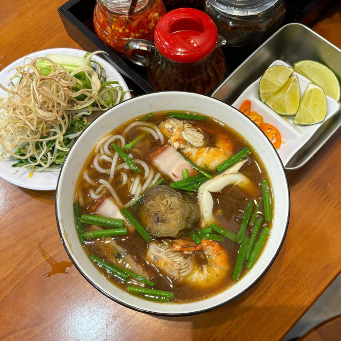 Bún mắm là món ăn có thể “gây nghiện”