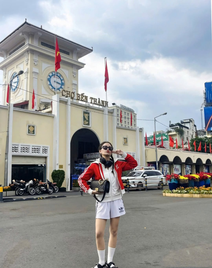 Chợ Bến Thành là điểm check-in nổi bật của mọi khách du lịch