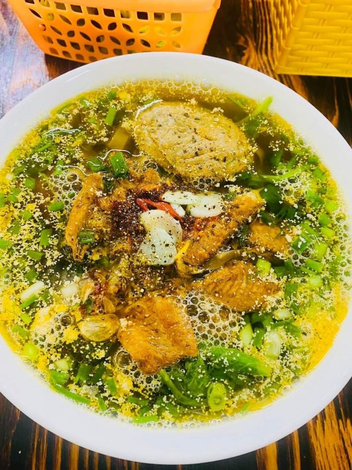 Canh Cá Quỳnh Côi Thái Dương là một trong những địa chỉ được thực khách yêu thích tại Thái Bình. 