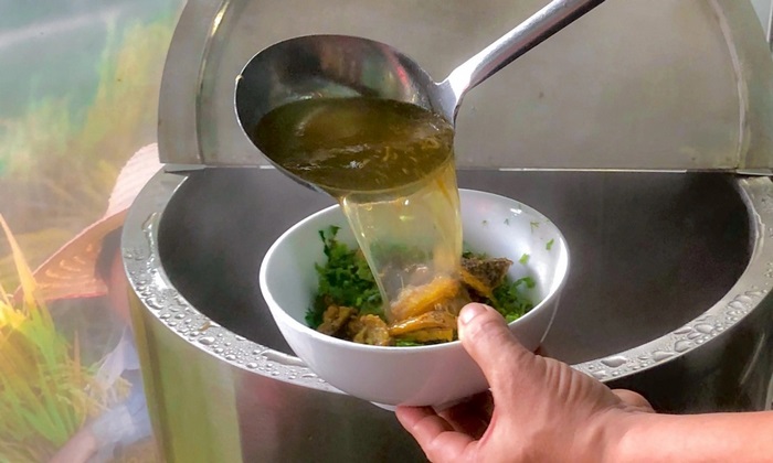 Để chế biến món canh cá Quỳnh Côi chuẩn vị Thái Bình cần sự tỉ mỉ và khéo léo. 