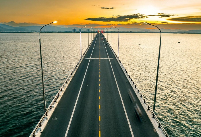 Cầu Thị Nại dài gần 7km là cây cầu vượt biển đẹp ở Việt Nam
