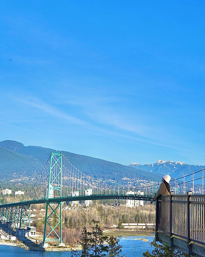 Sử dụng phương tiện công cộng tới công viên Stanley Park Canada