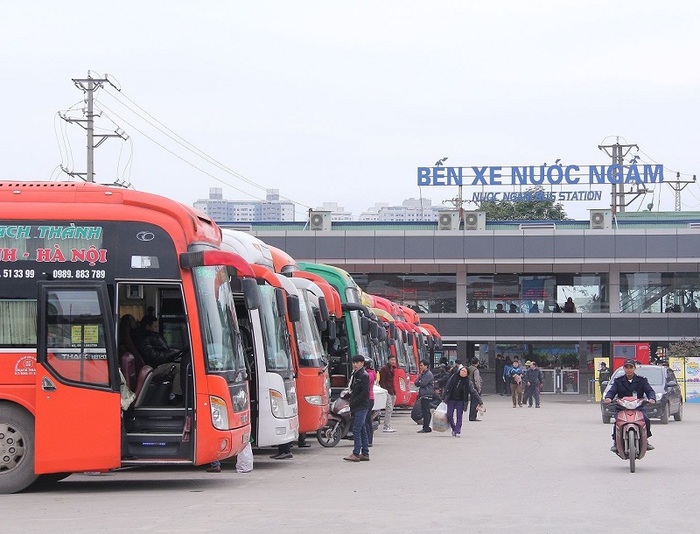 Dễ dàng di chuyển đến đền Công Đồng Bắc Lệ bằng xe khách