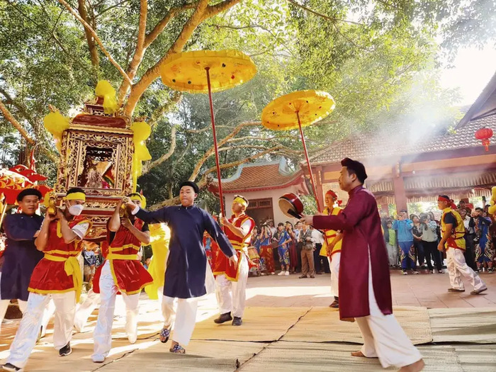 Tham gia lễ hội lớn ở đền Công Đồng Bắc Lệ