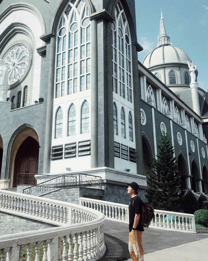 Địa điểm check-in đẹp ở Bình Dương - Nhà thờ Chánh tòa Phú Cường
