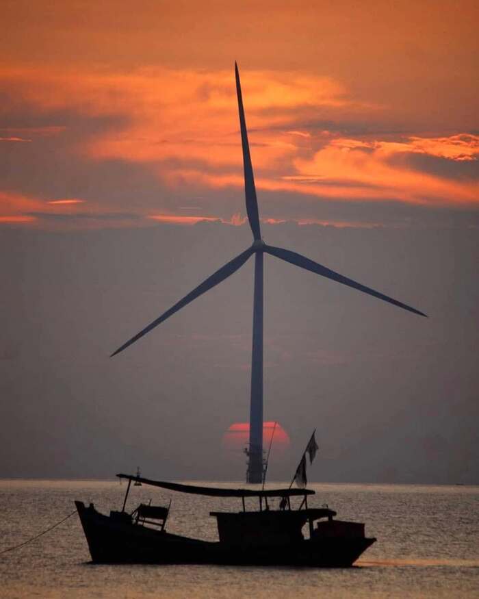 Điện gió Duyên Hải Trà Vinh thu hút nhiều du klhachs ghé thăm