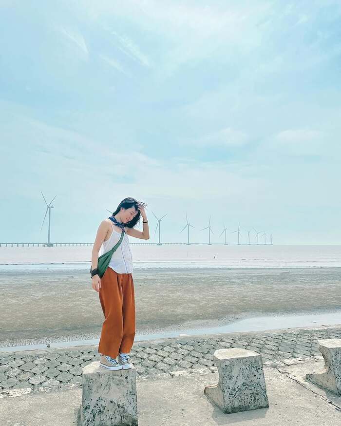 Điện gió Duyên Hải Trà Vinh là điểm check-in được săn đón