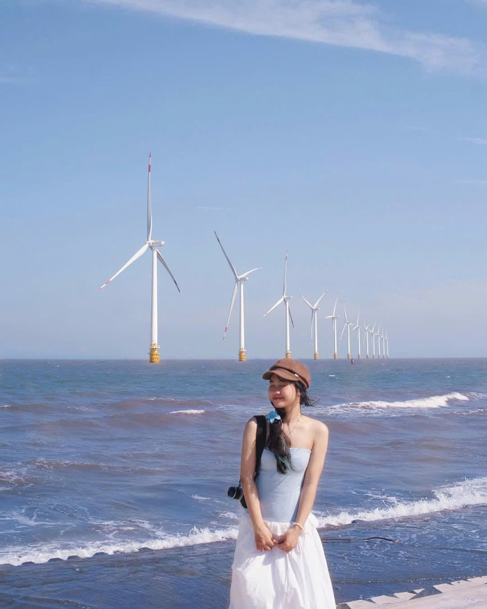 Tầm tháng 12 đến tháng 4 là thời gian lý tưởng để ghé thăm Điện gió Duyên Hải Trà Vinh 