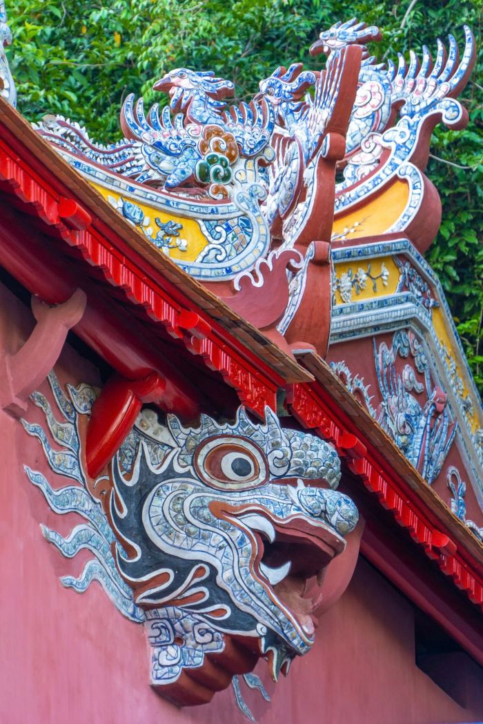 Điện Hòn Chén Huế 