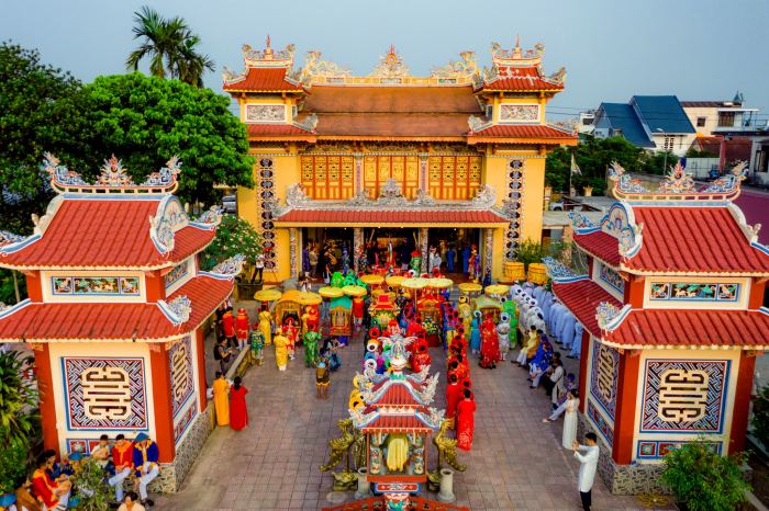 Điện Hòn Chén Huế 