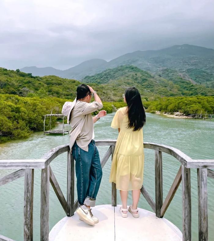 Đi thuyền du lịch đảo Hoa Lan Nha Trang