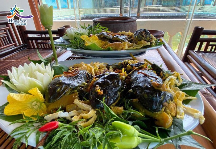 Món ếch om Phượng Tường ngon nhất khi ăn nóng. 