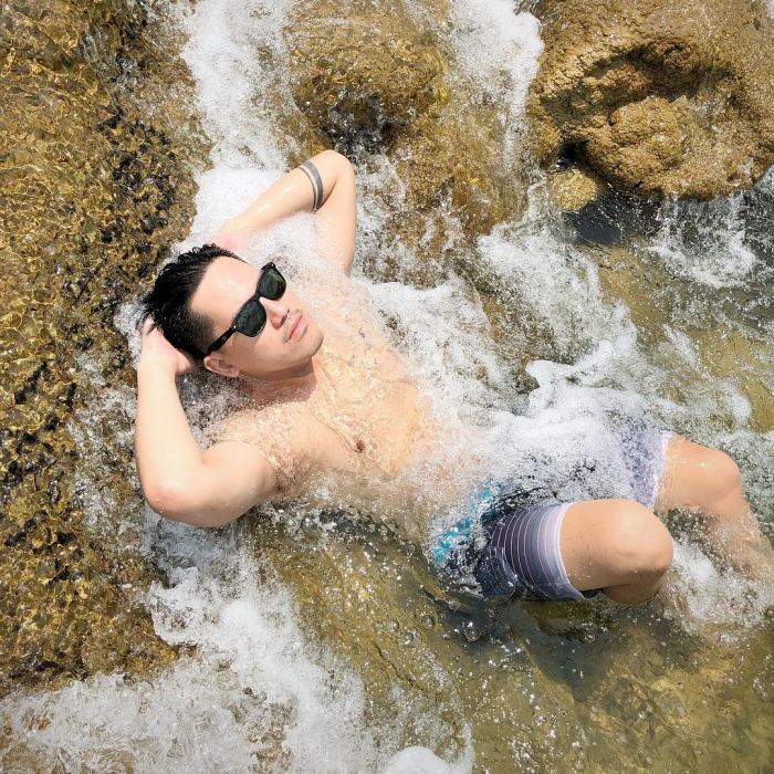 Tắm mát Khe Nước Lạnh Quảng Bình Tắm mát Khe Nước Lạnh Quảng Bình