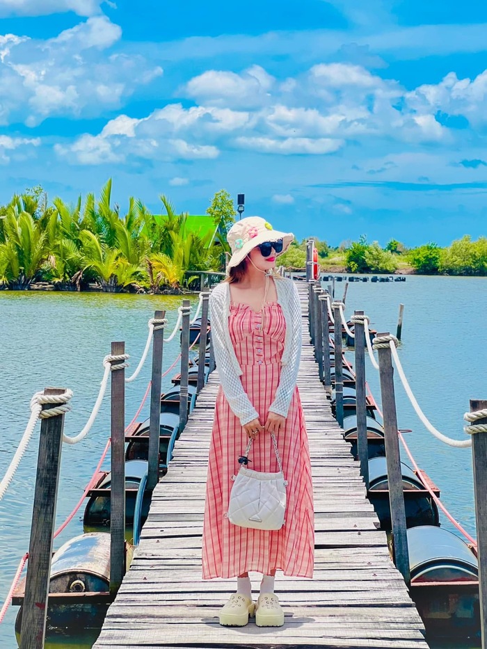 Khu du lịch Người Giữ Rừng Bến Tre là khu sinh thái nổi tiếng của miền Tây