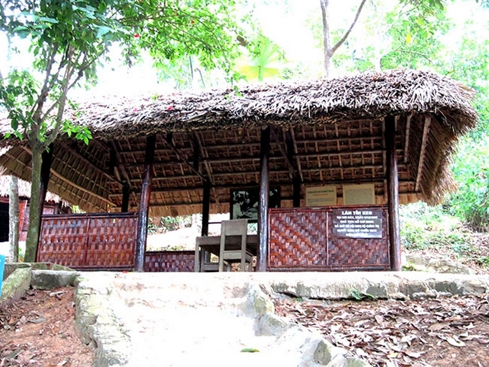 Lán Tỉn Keo là một trong những di tích nổi bật tại khu di tích ATK Định Hóa Thái Nguyên.