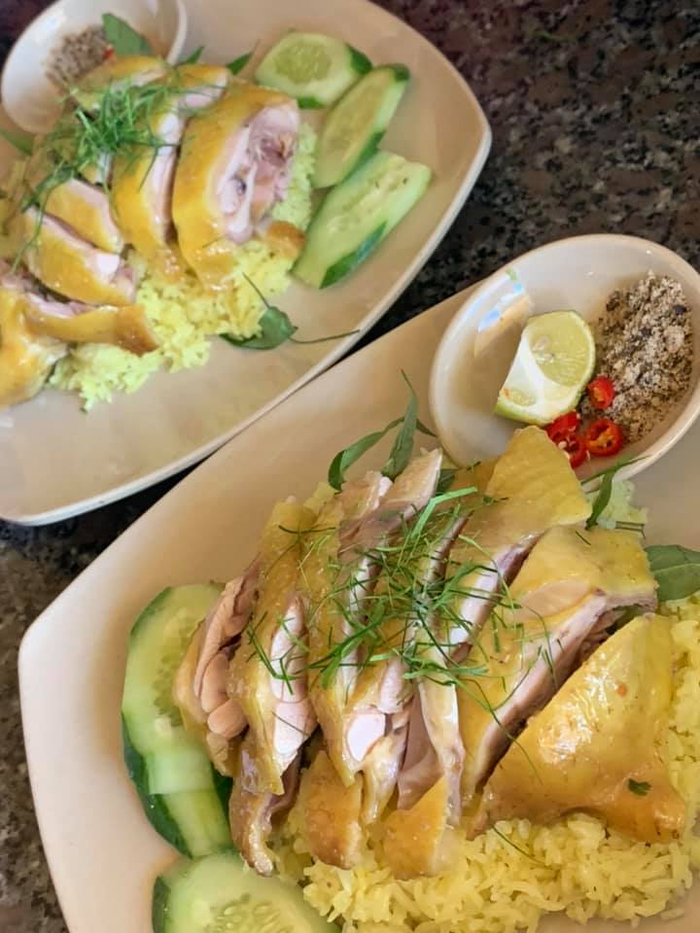 Khám phá các quán ăn ngon ở Đắk Nông - Cơm gà 52 Hiệp Hoan 