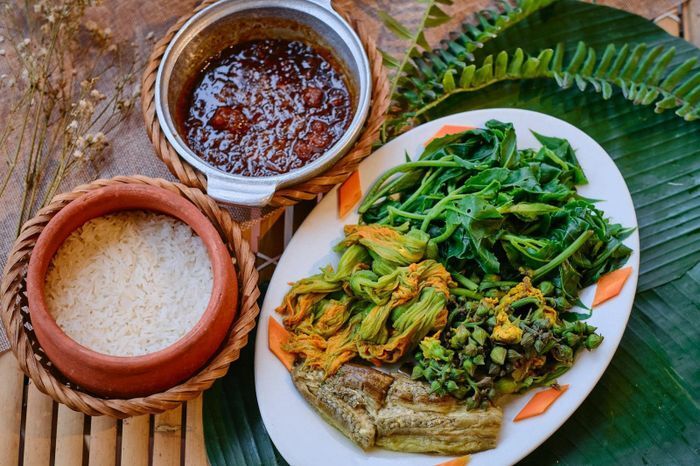 Khám phá các quán ăn ngon ở Đắk Nông - Quán cơm niêu Hương Đất Phố