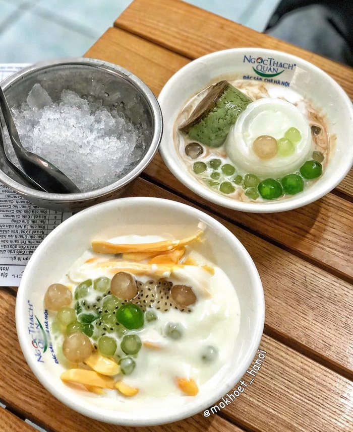 Bát chè núng nính thạch, trân châu tại quán chè ngon nổi tiếng Hà Nội