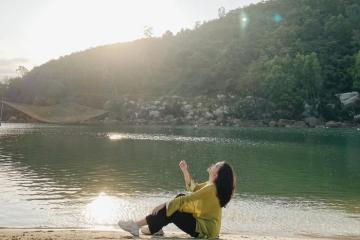 Ngao du biển Cảnh Dương Huế đẹp như tranh vẽ nơi cửa sông Bu Lu 