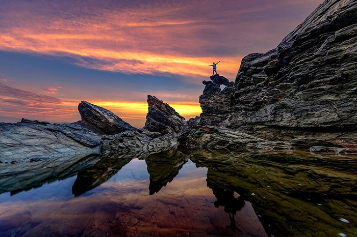 Ghềnh đá đen hàng trăm triệu năm huyền ảo ở Quảng Nam Điểm du lịch gần sân bay Chu Lai